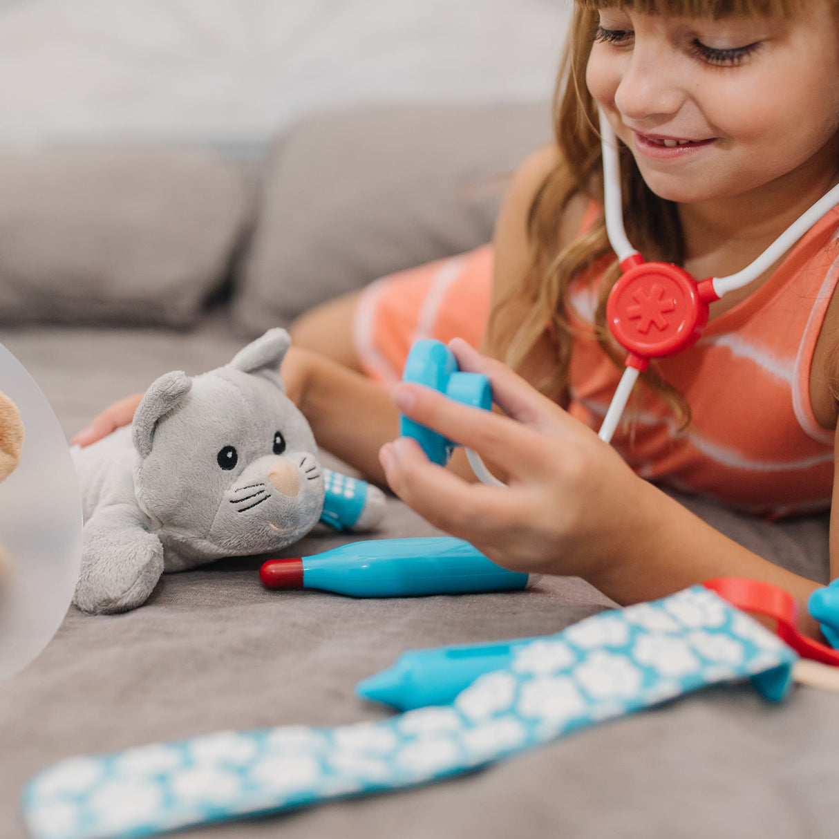 Melissa & Doug Examine & Treat Pet Vet Play Set